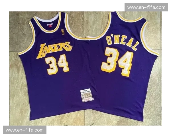 【奥尼尔vs小奥】——传奇的传承与新生：当“大鲨鱼”遇上“小鲨鱼”